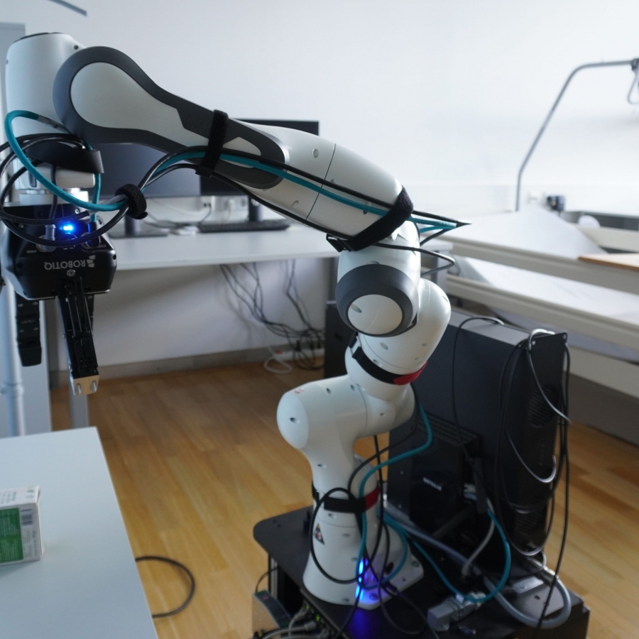 Mit diesem Roboter wird im Projekt „Persönliche Assistenz für Patienten in der Pflege (PersonA-PP)“ geforscht.